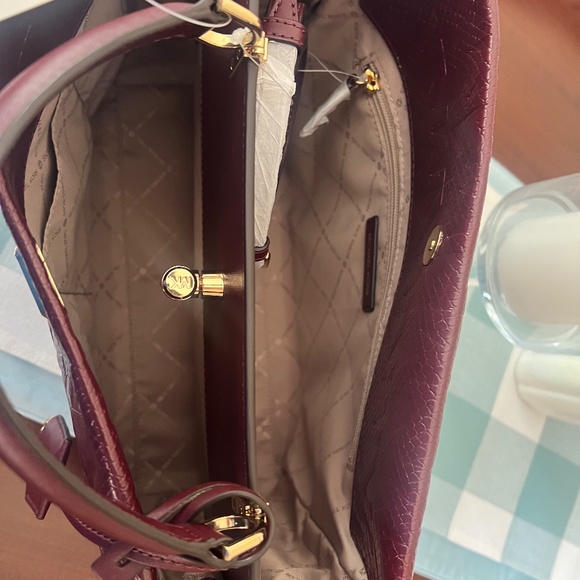 ~SOLD~    Michael Kors Penelope Satchel Merlot ~RARE~ - Picture 2 of 6